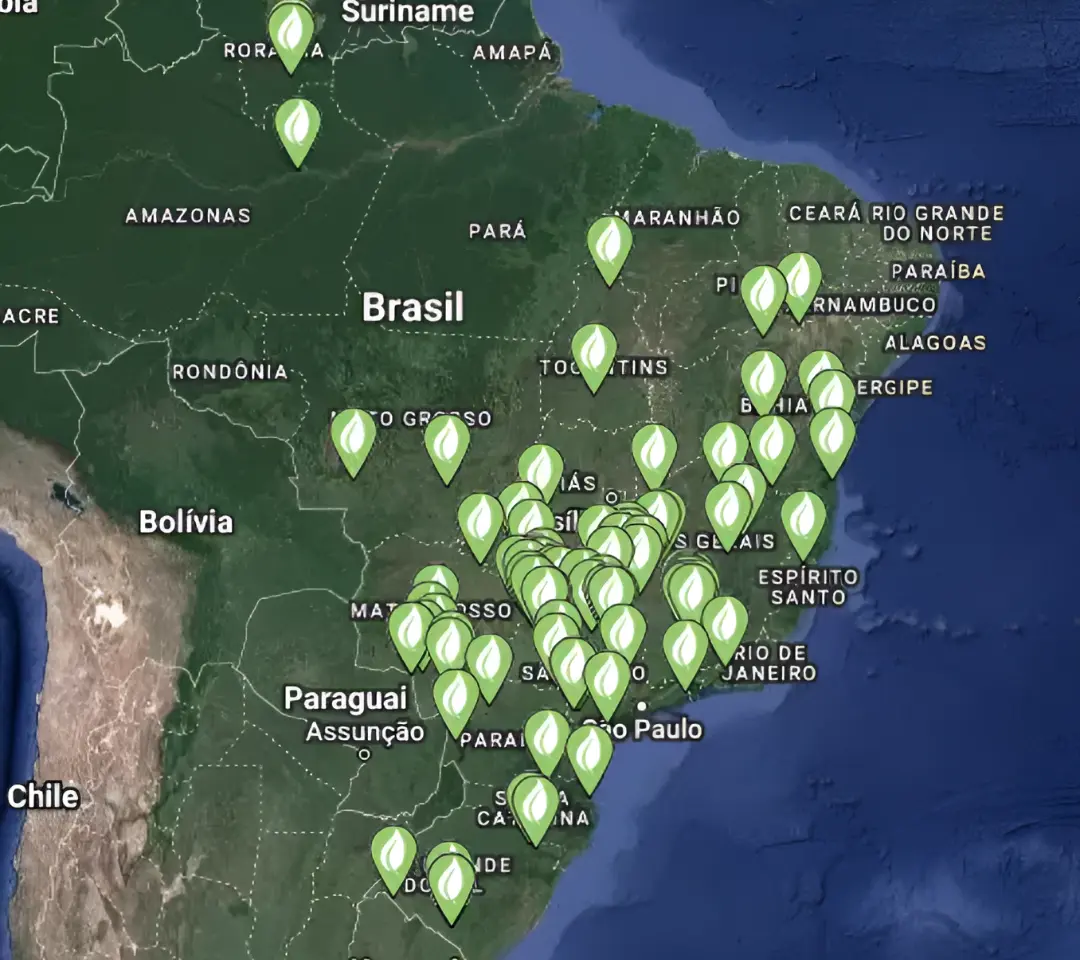 Mapa de fazendas clientes da AgroSolutions espalhadas pelo Brasil